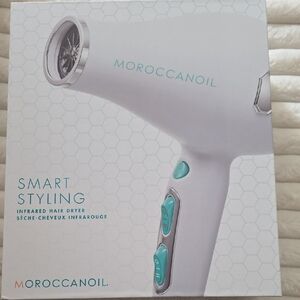Moroccanoil Teal and White Smart Styling Hair Dryer BRAND NEW GREAT DEAL 🤩